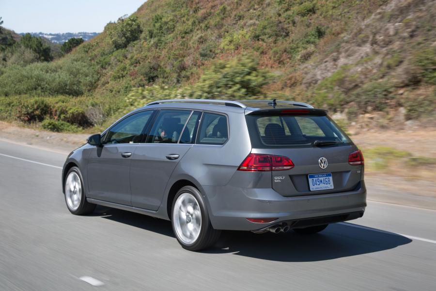  Volkswagen Golf TDI SportWagen 2016 года  (US) (фото 4 из 11)